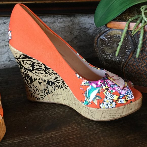Ed Hardycasablanc orange print platform wedges Sz 8 1/2 - Picture 2 of 6